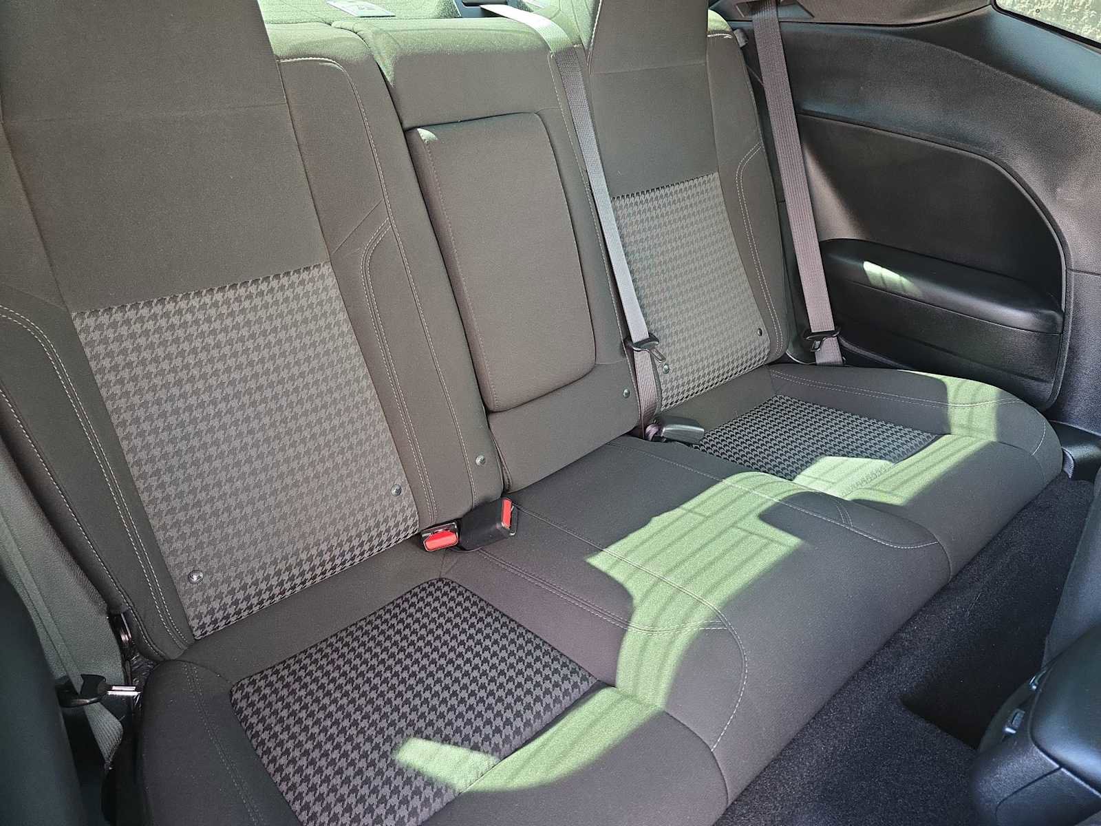 Used 2022 Dodge Challenger SXT image 16