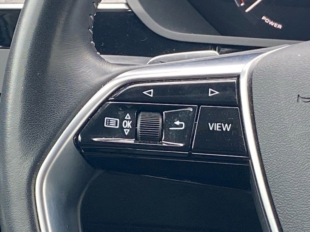 Used 2021 Audi e-tron Premium w/ Convenience Plus Package image 3