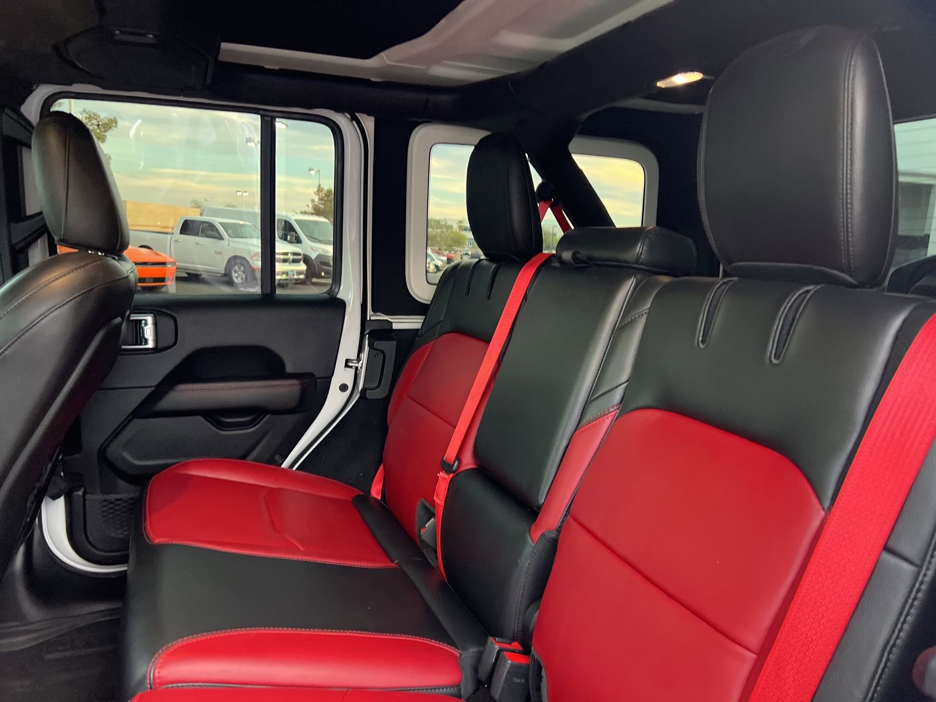 Used 2023 Jeep Wrangler Unlimited Rubicon 4xe image 28