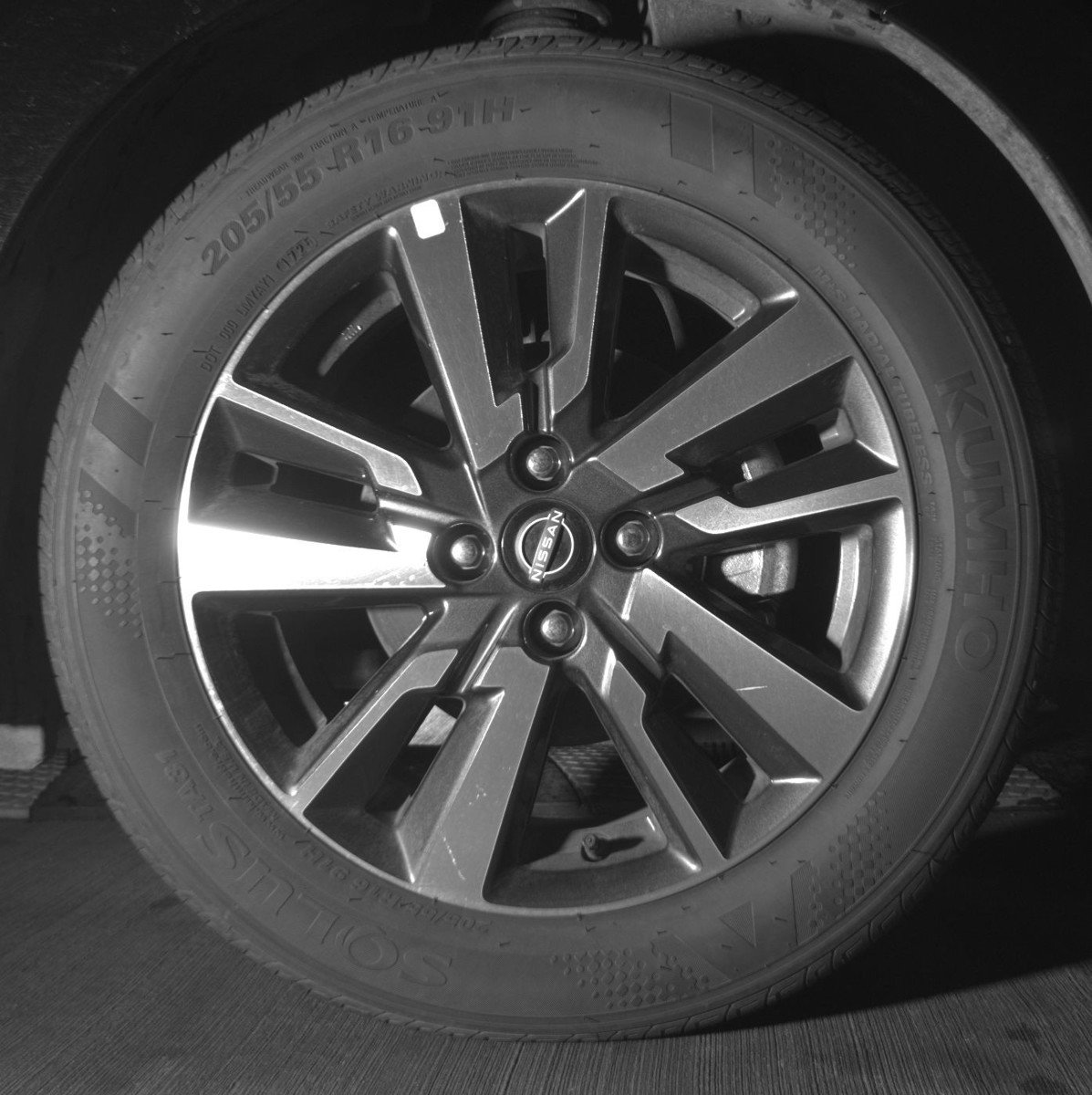 Used 2025 Nissan Versa SV image 13