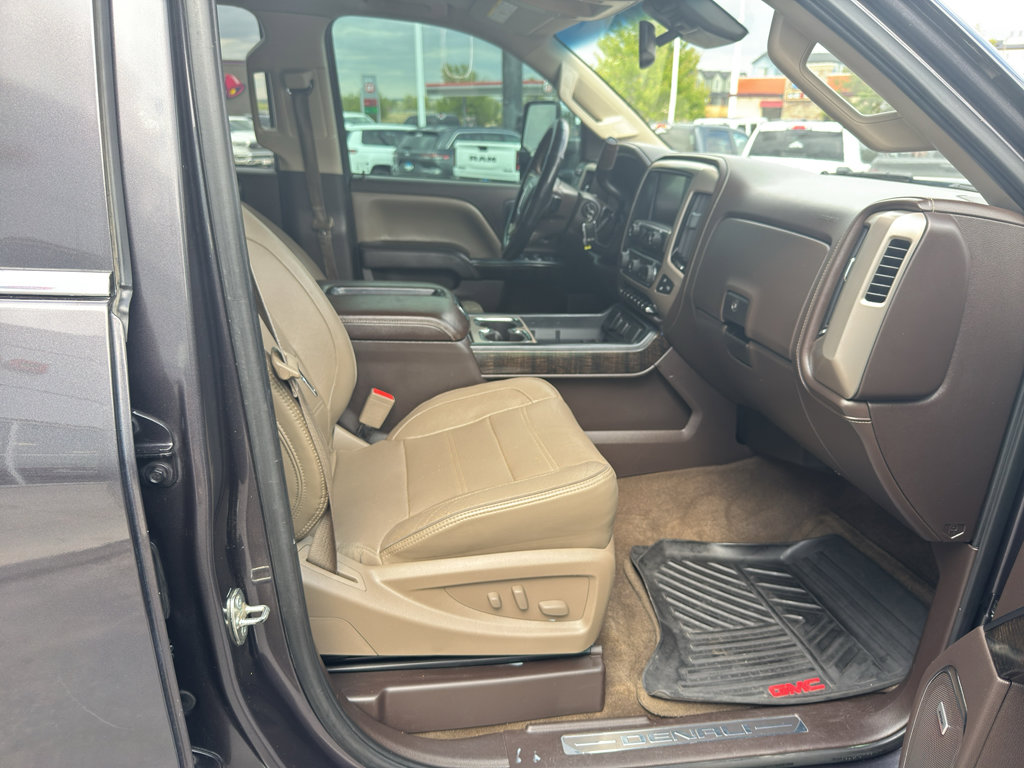 Used 2015 GMC Sierra 2500 Denali w/ Duramax Plus Package AWD/4WD image 10