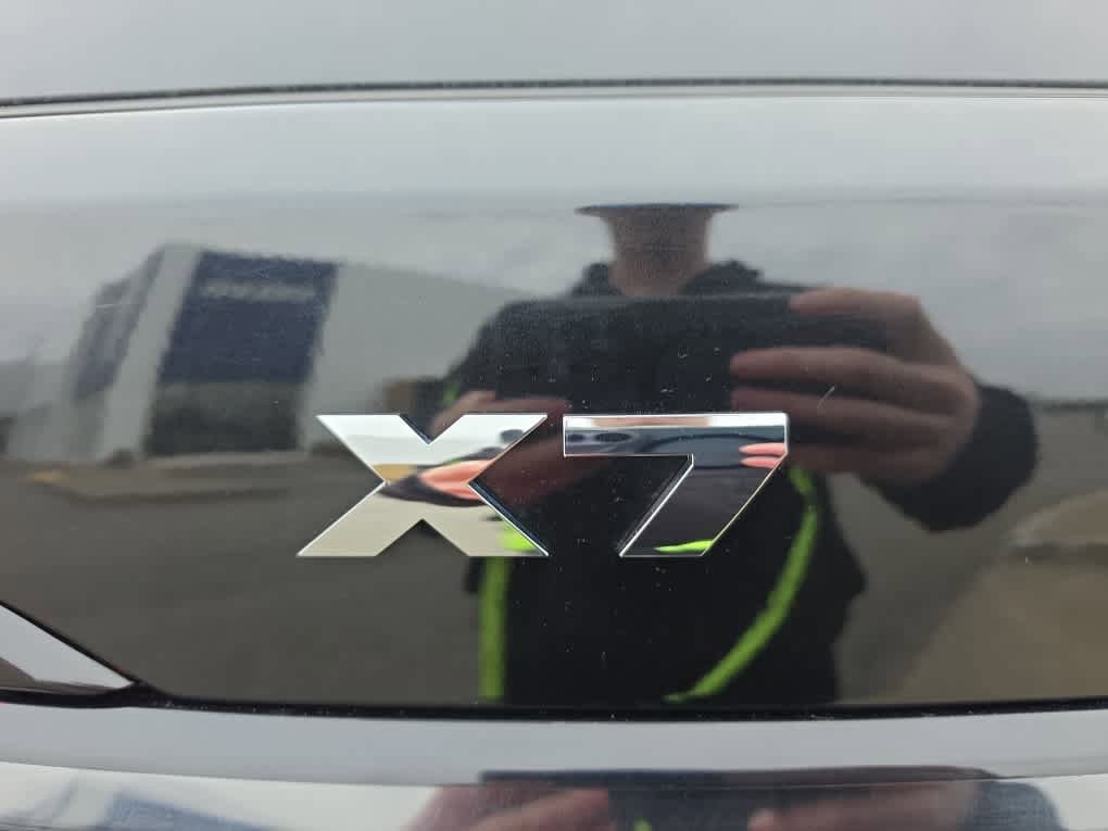 Used 2026 BMW X7 M60i image 11