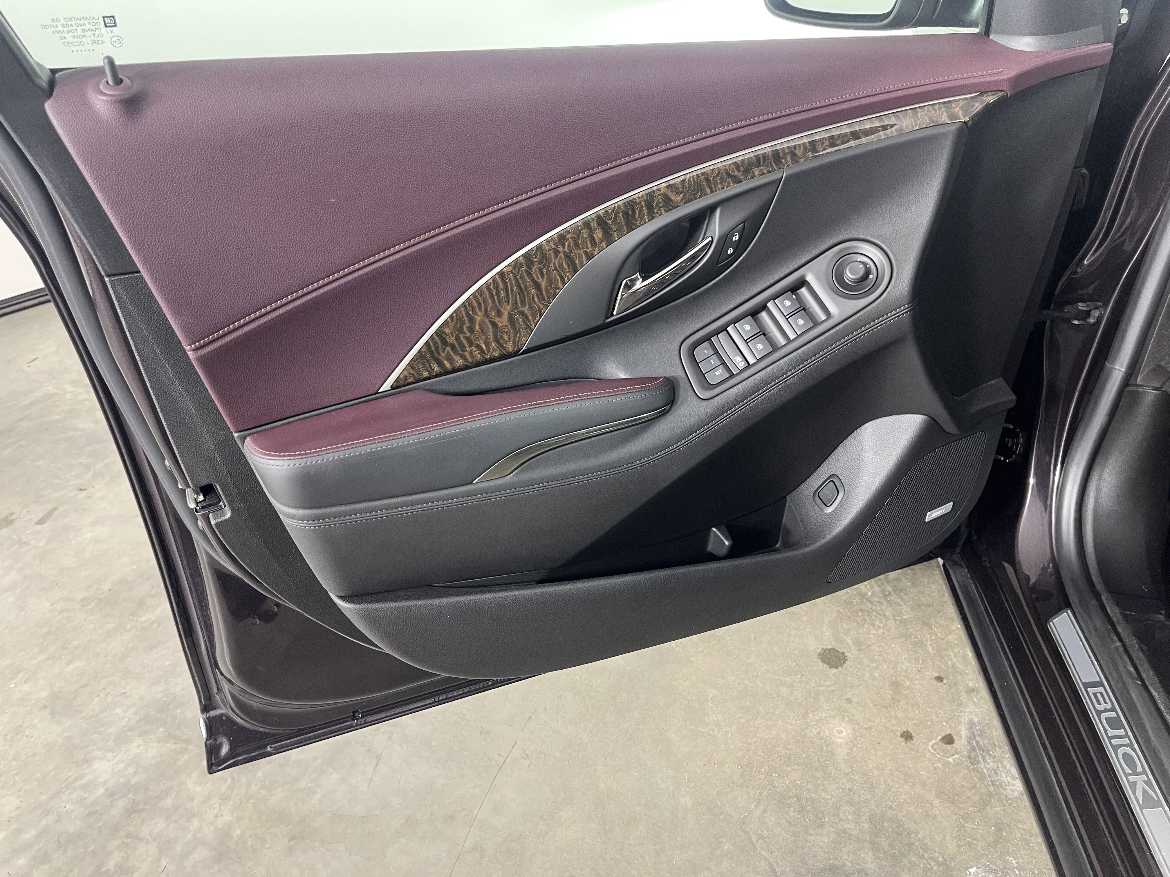 Used 2014 Buick LaCrosse Premium w/ Ultra Luxury Package image 17