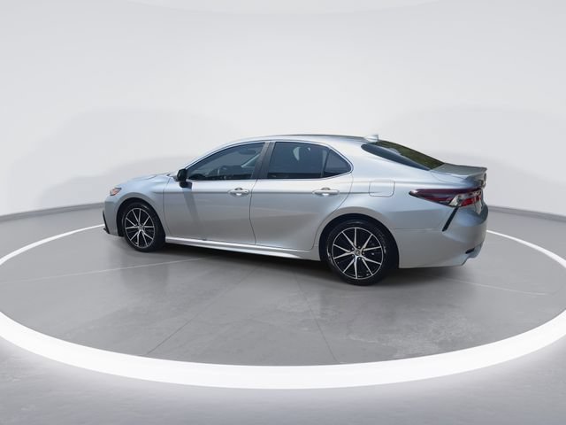 Used 2024 Toyota Camry SE FWD image 6