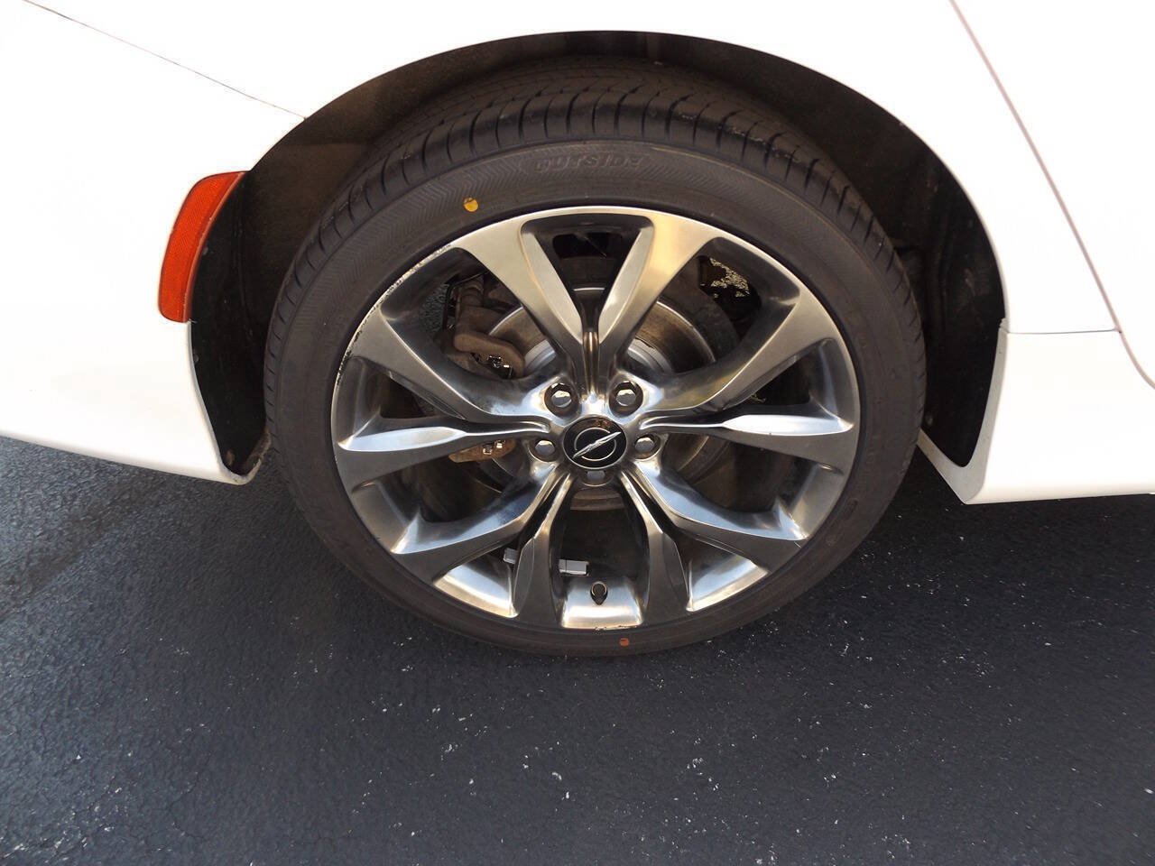 Used 2016 Chrysler 200 S AWD/4WD image 31