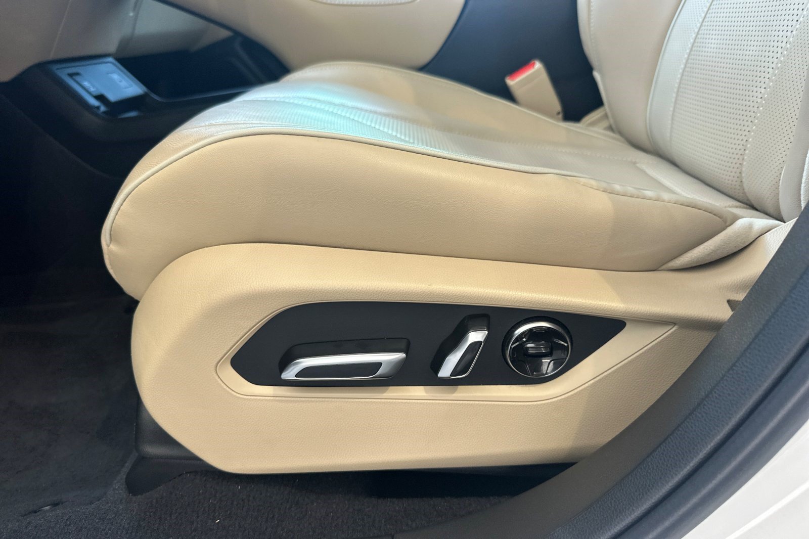 Used 2023 Acura RDX AWD w/ Advance Package image 14
