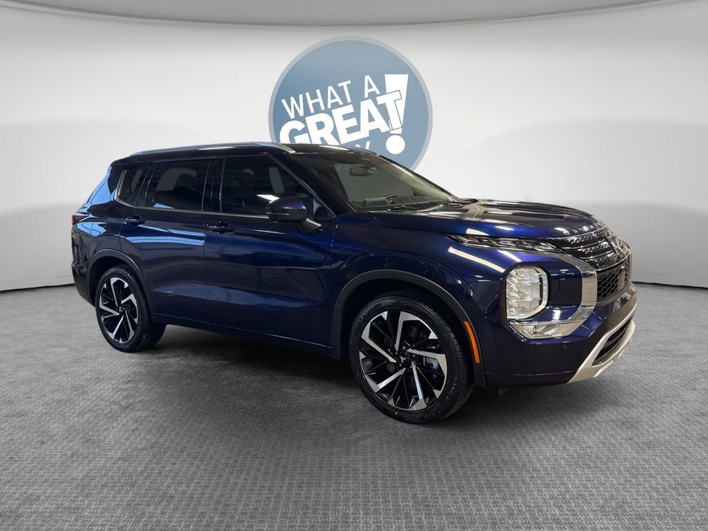 Used 2023 Mitsubishi Outlander SEL image 1