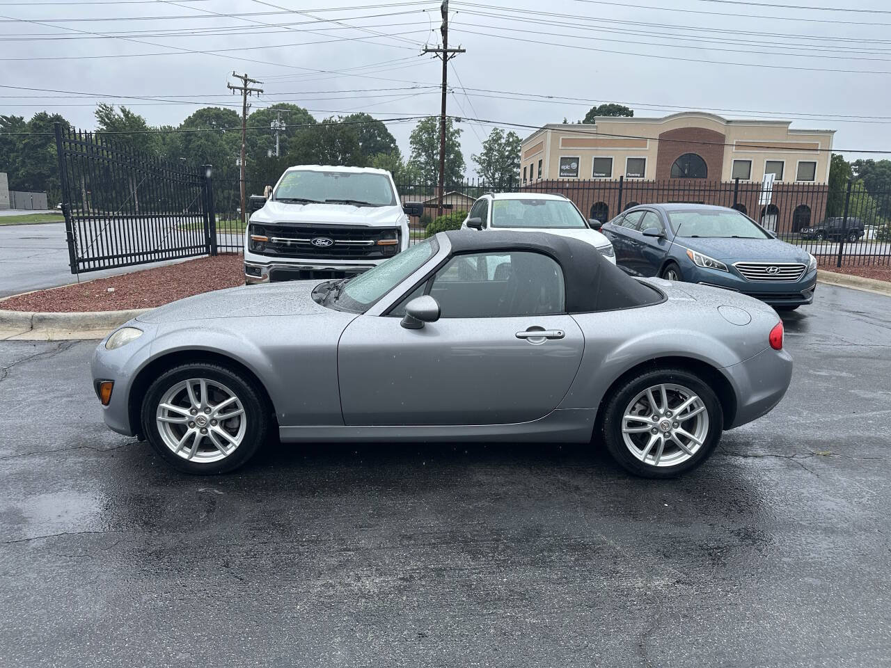 Used 2009 MAZDA MX-5 Miata Sport w/ Convenience Pkg RWD image 8