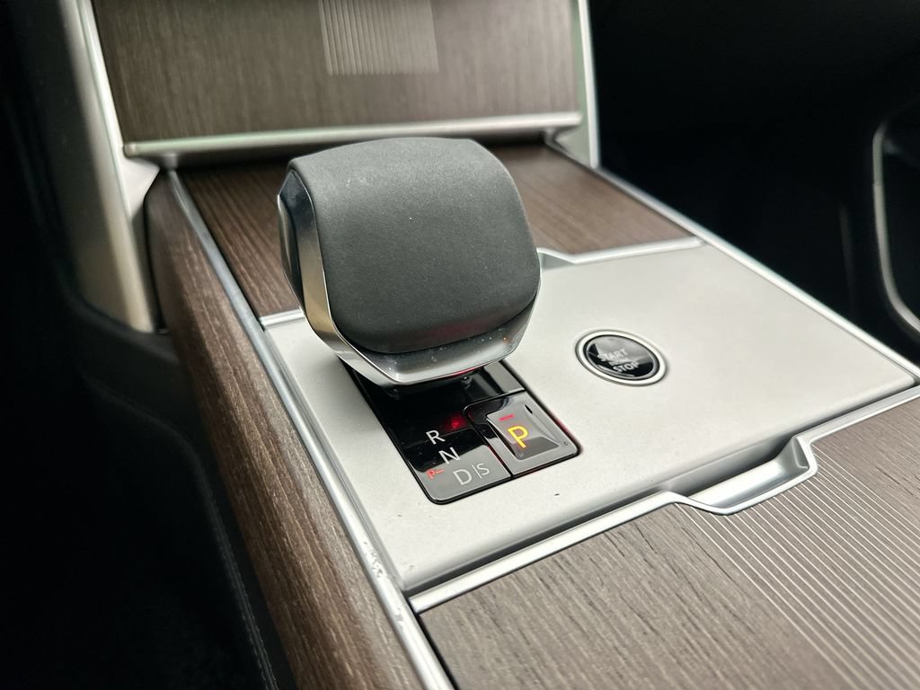 Certified 2025 Land Rover Range Rover Autobiography AWD/4WD image 25
