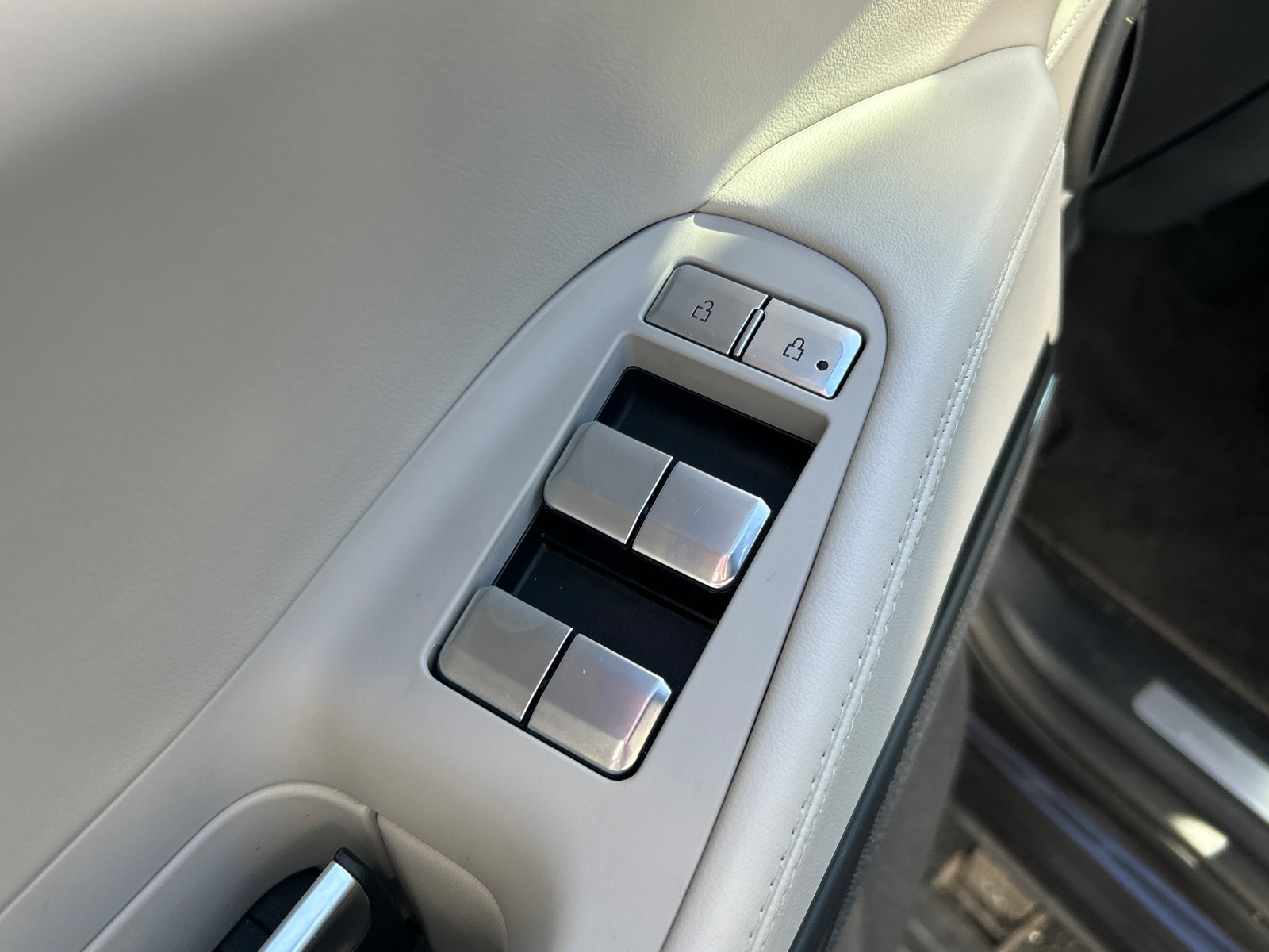 New 2026 Lincoln Navigator Reserve AWD/4WD image 14