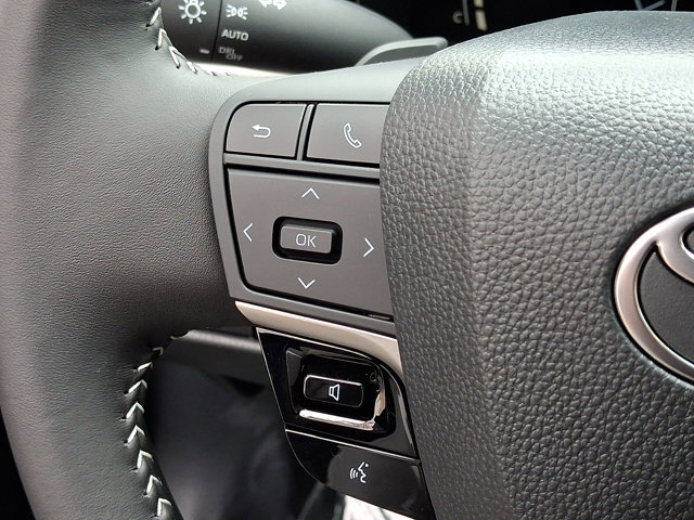Used 2026 Toyota Camry SE w/ Multimedia Upgrade Package FWD image 21