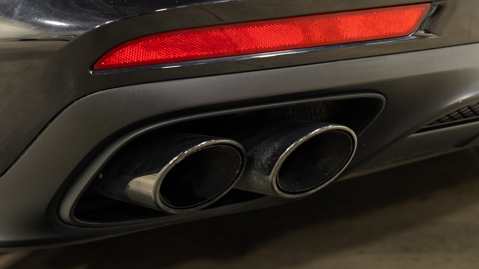 Used 2020 Porsche Panamera GTS image 36