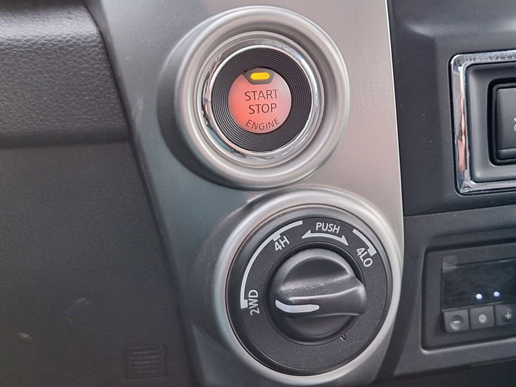 Used 2023 Nissan Titan SV w/ SV Convenience Package image 23