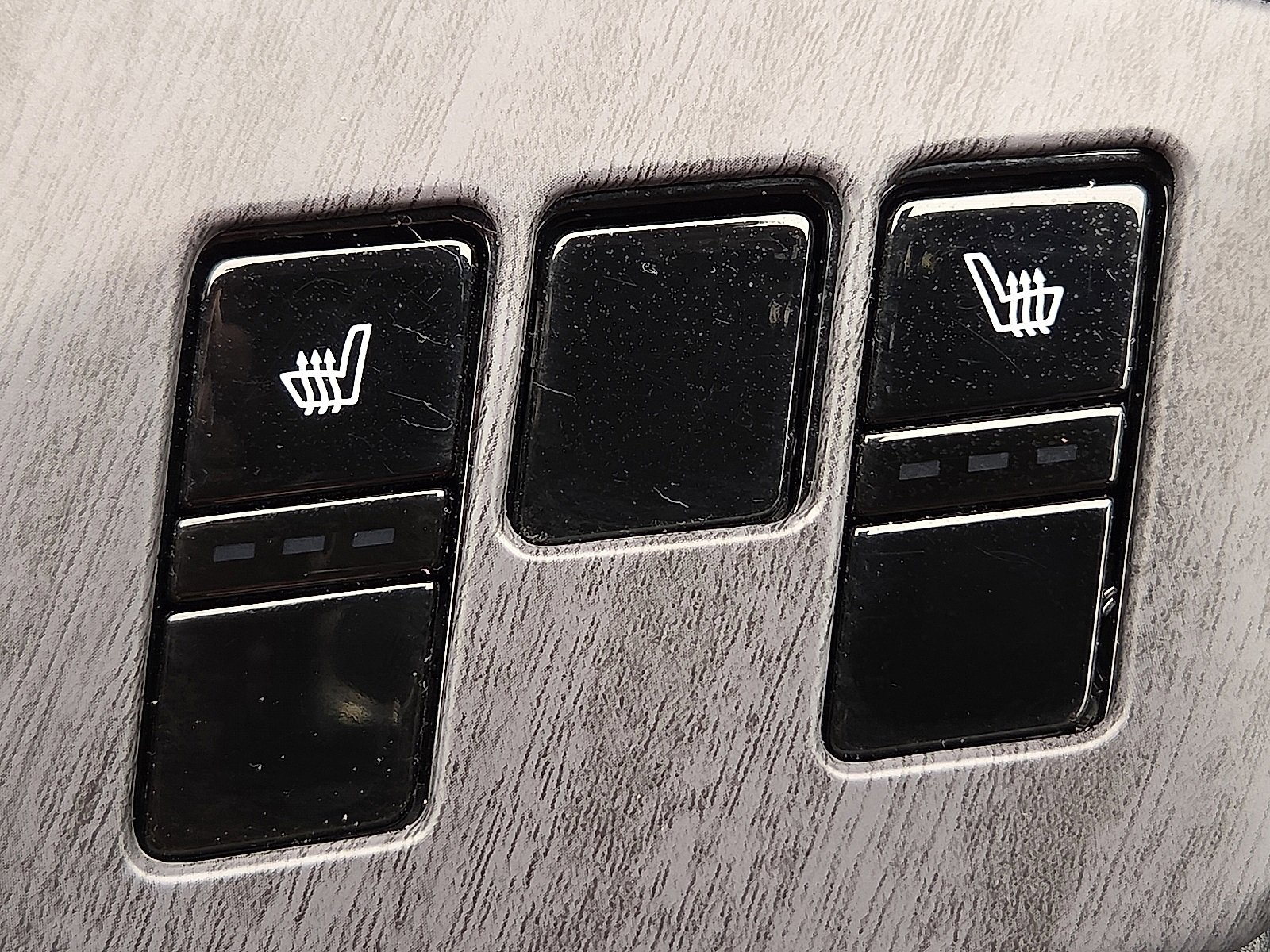 Used 2025 Kia Sportage EX image 17