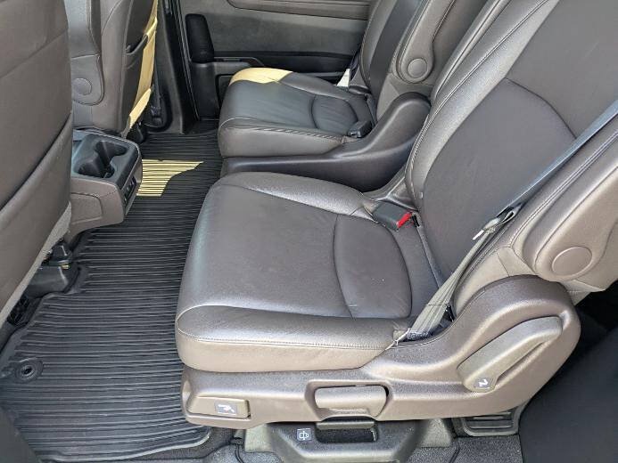 Used 2018 Honda Odyssey Touring image 14