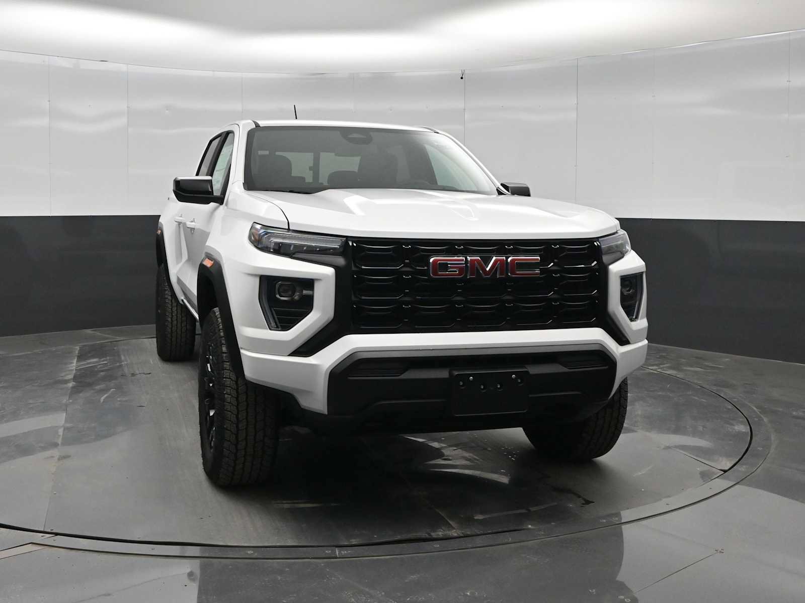 New 2026 GMC Canyon Elevation AWD/4WD image 2