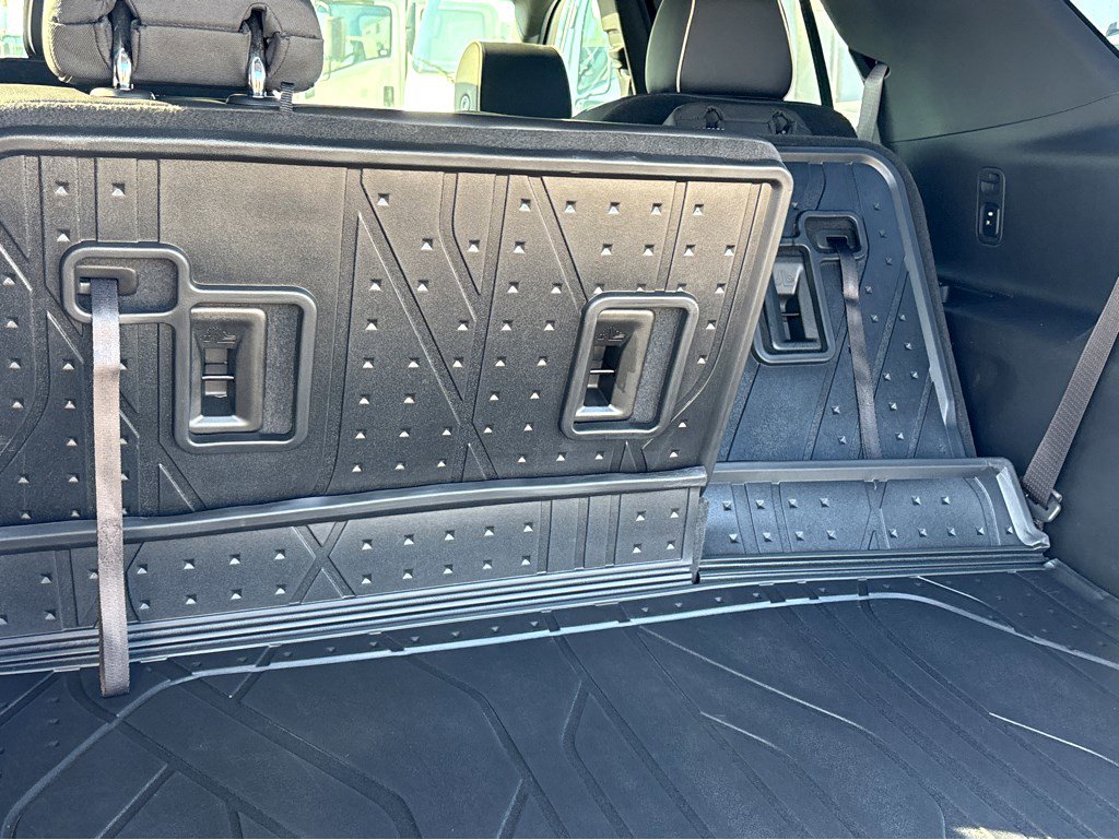 Used 2022 Chevrolet Traverse Premier w/ Redline Edition image 43