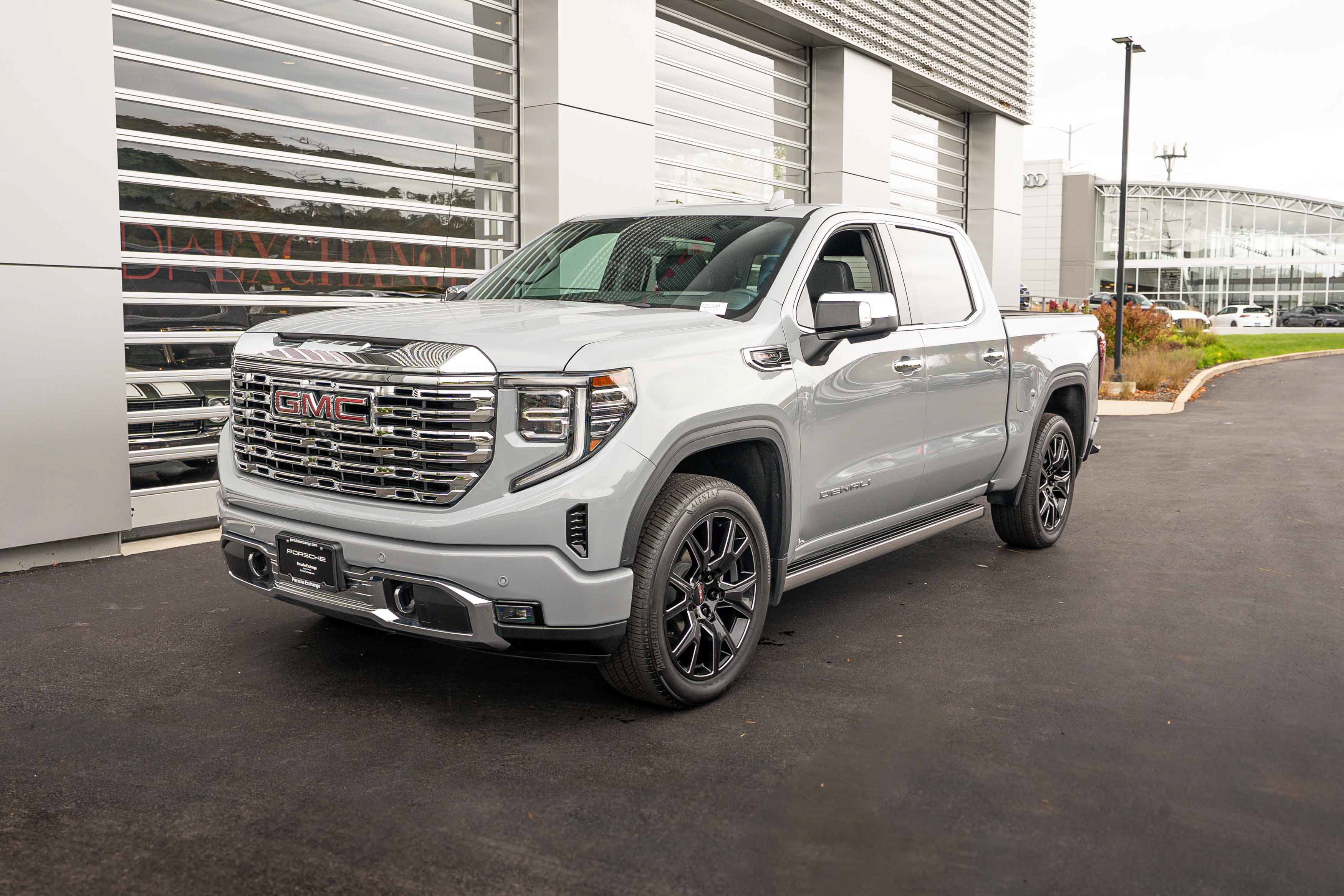 Used 2025 GMC Sierra 1500 Denali w/ Denali Reserve Package AWD/4WD image 25