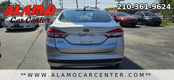 Used 2017 Ford Fusion SE image 4
