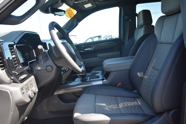 New 2026 Chevrolet Silverado 1500 ZR2 w/ Dark Appearance Package AWD/4WD image 31