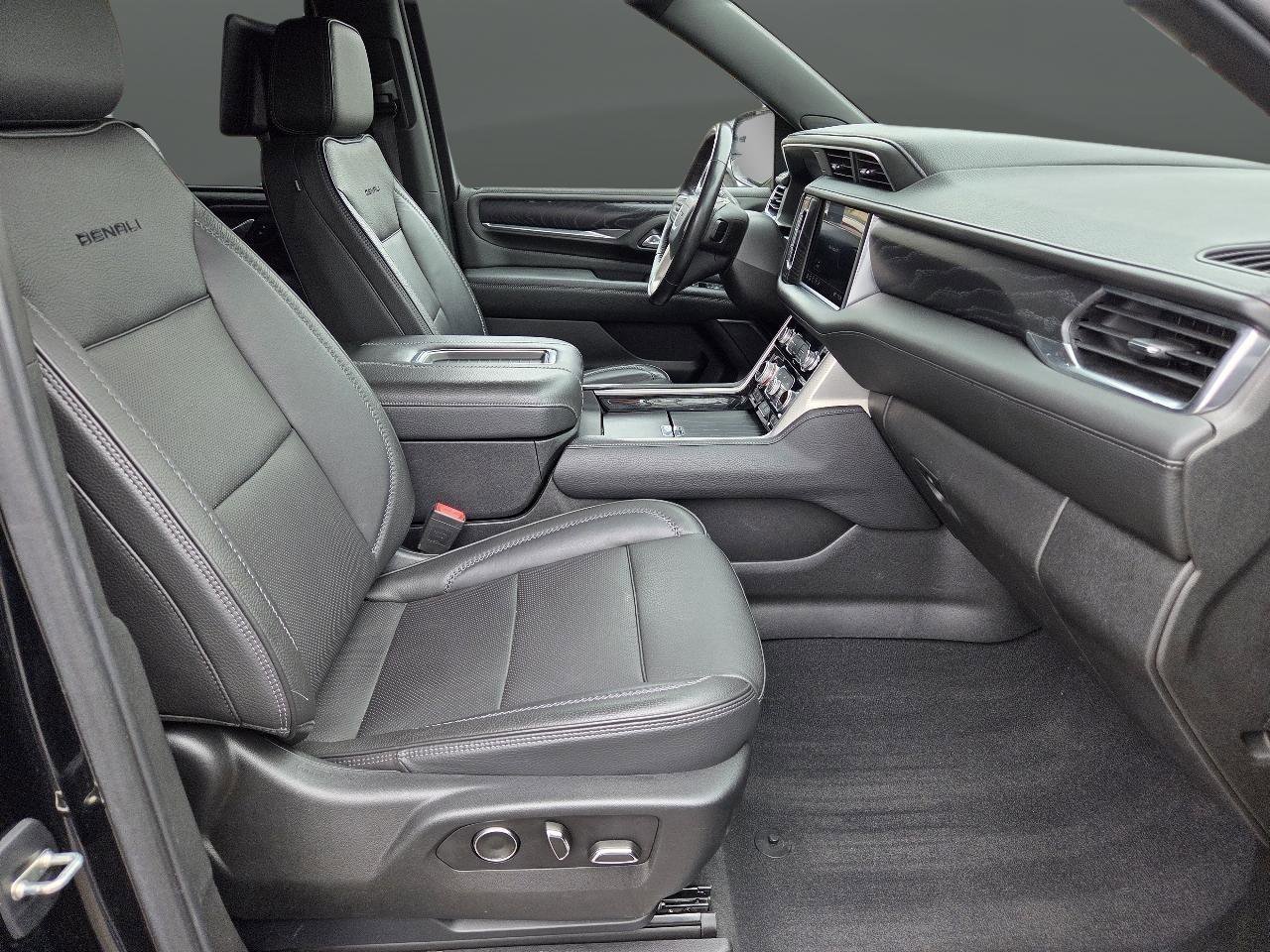 Used 2021 GMC Yukon Denali w/ Denali Ultimate Package image 23