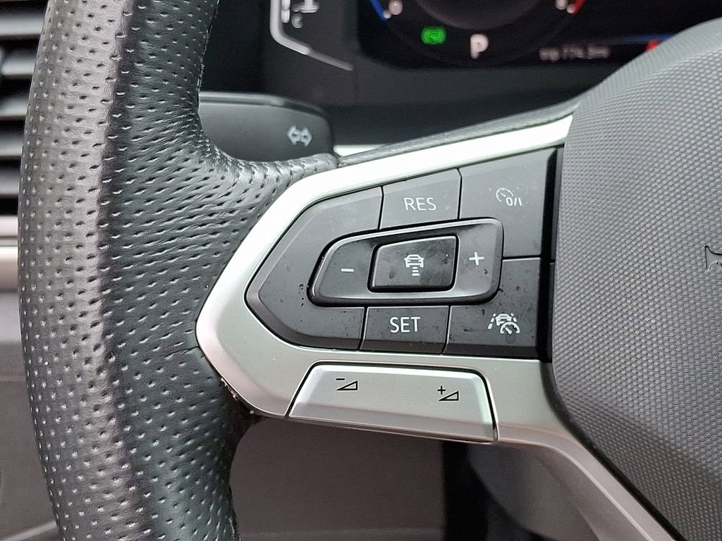 Used 2023 Volkswagen Atlas SEL R-Line AWD/4WD image 23