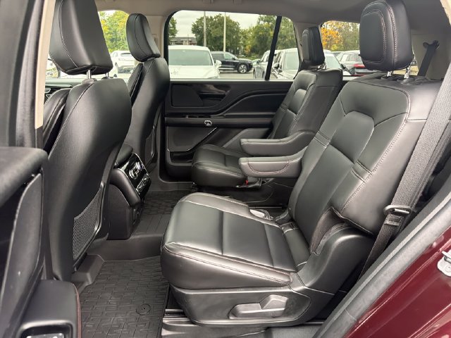 Used 2024 Lincoln Aviator AWD w/ Premium Package image 27