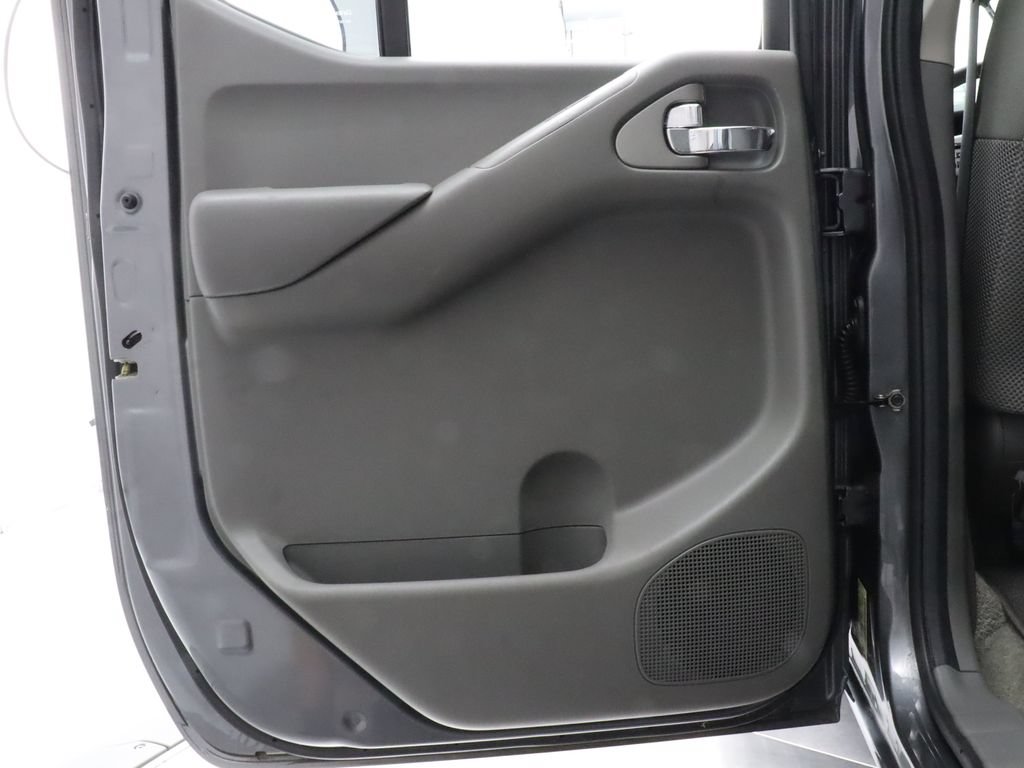 Used 2017 Nissan Frontier SV w/ SV Value Truck Package RWD image 29