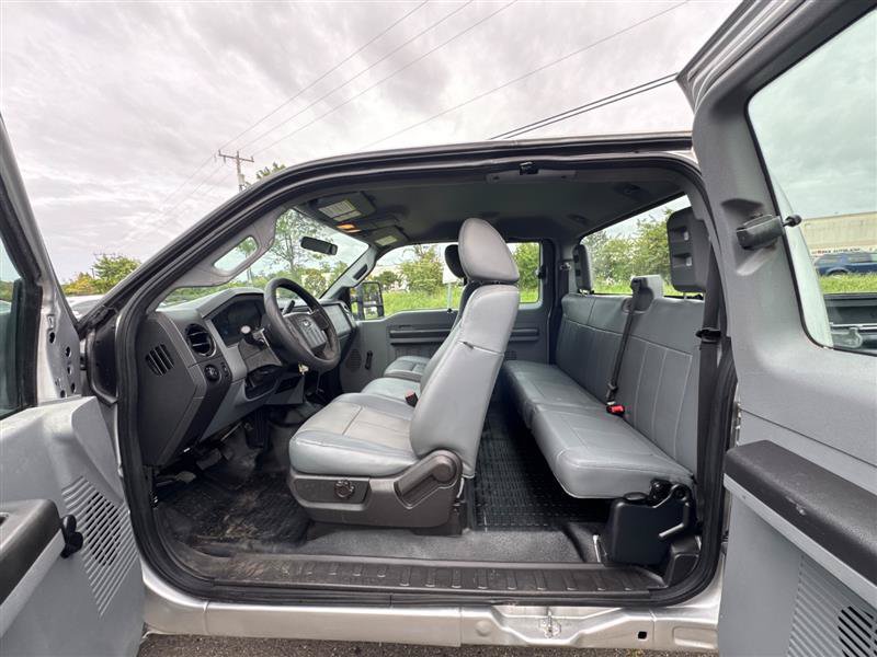 Used 2011 Ford F250 XL w/ Snow Plow Prep Pkg AWD/4WD image 28