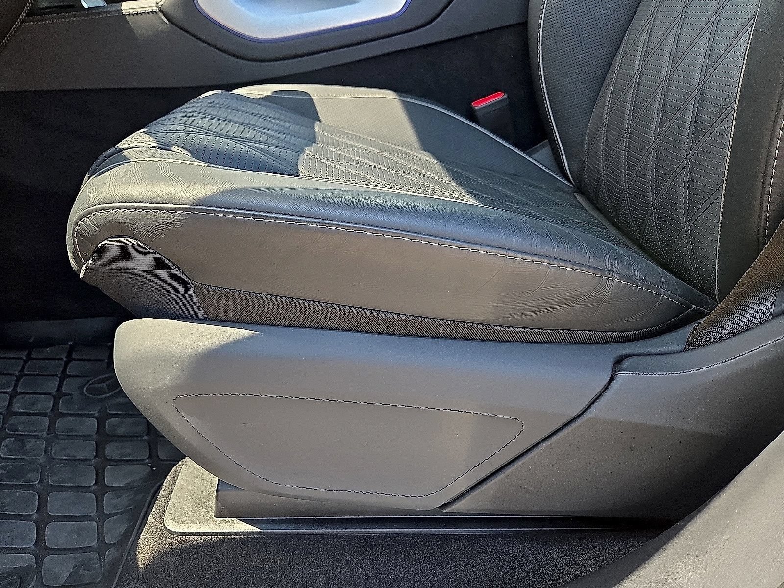 Used 2025 Mercedes-Benz Maybach GLS 600 4MATIC image 26