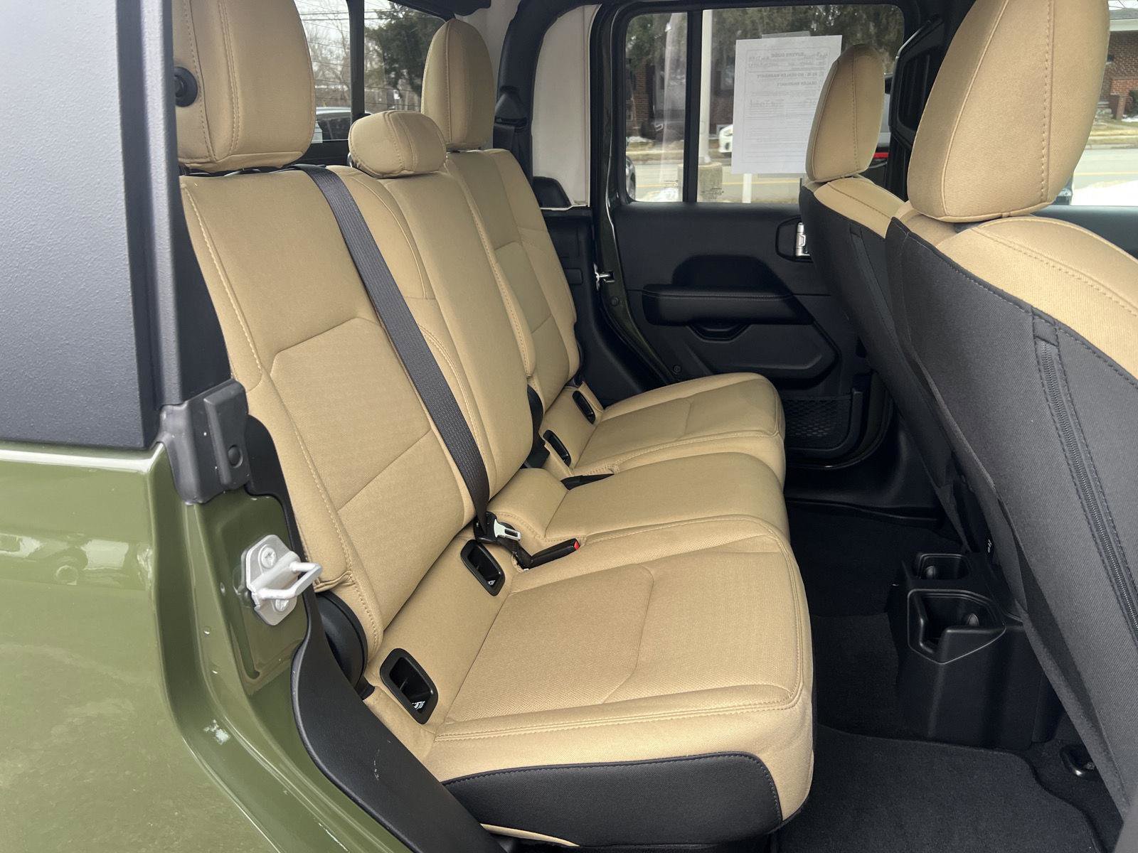 Used 2021 Jeep Gladiator Overland image 16