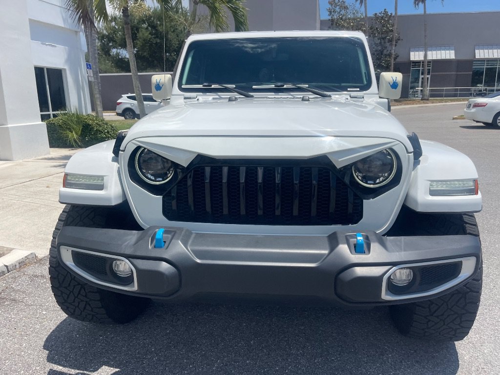 Used 2023 Jeep Wrangler Unlimited Sahara AWD/4WD image 32