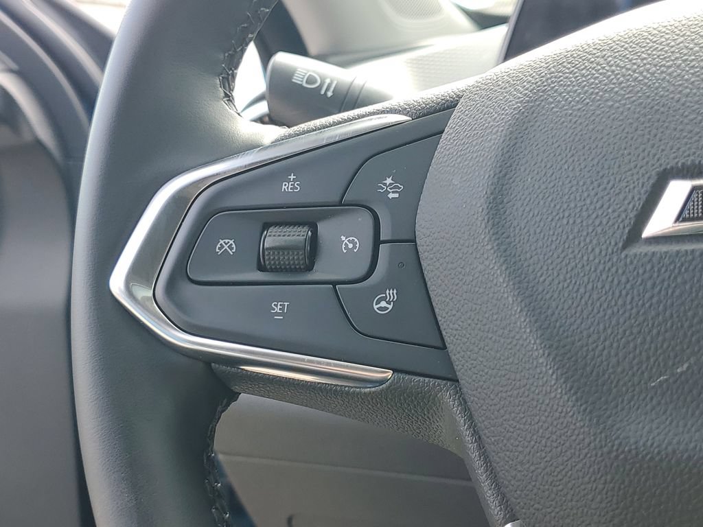 Used 2025 Chevrolet Trax ACTIV w/ Sunroof Package FWD image 24