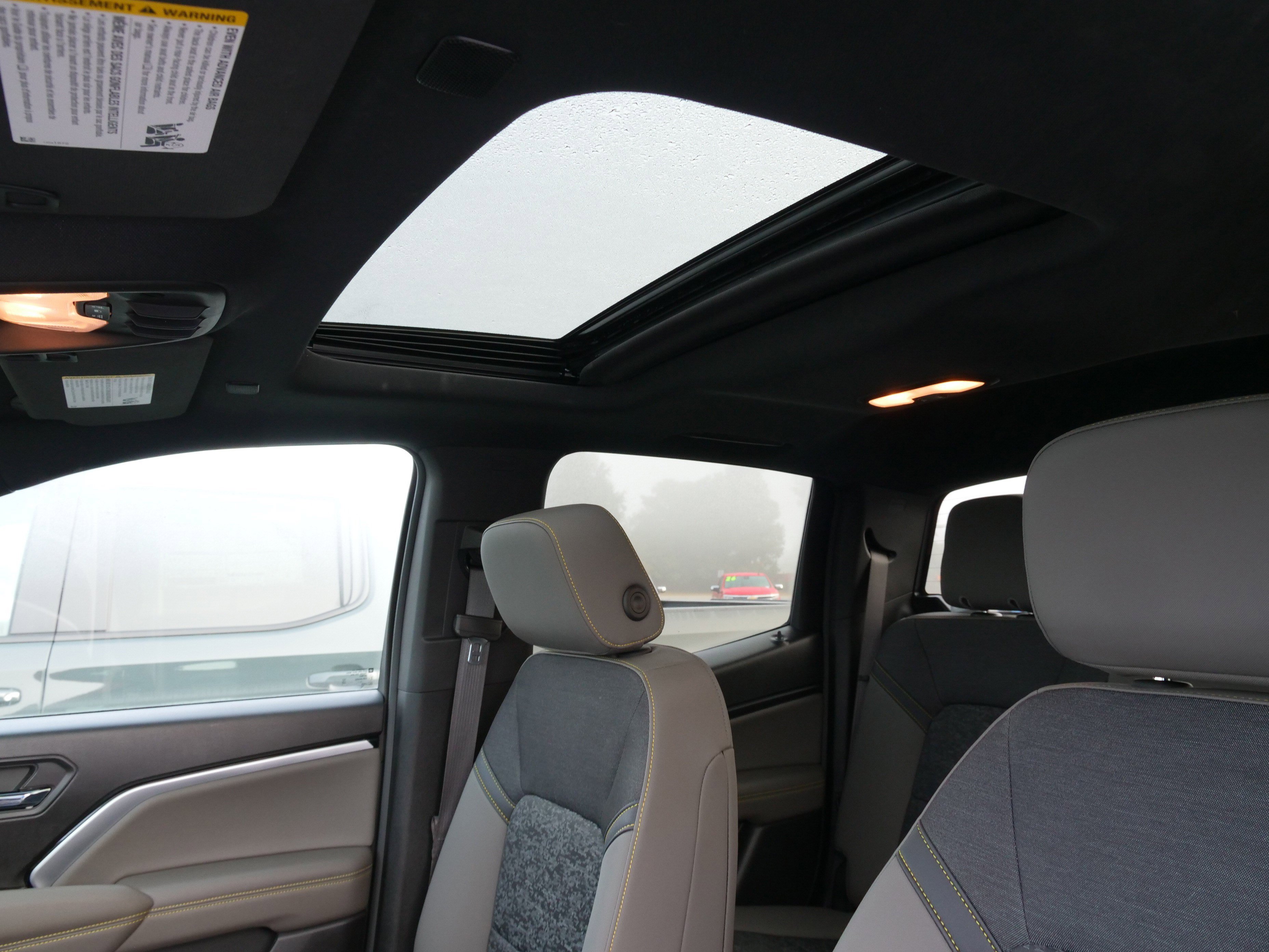 Used 2024 Chevrolet Colorado ZR2 w/ Technology Package image 29