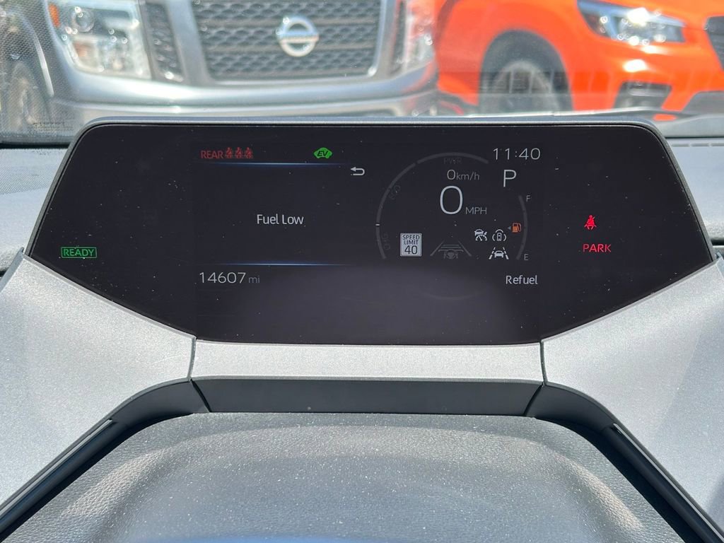 Used 2025 Toyota Prius XLE FWD image 33