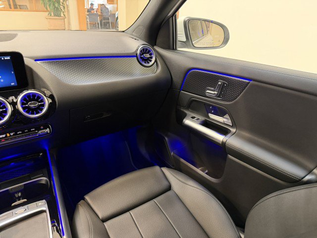 Used 2025 Mercedes-Benz GLA 250 image 10
