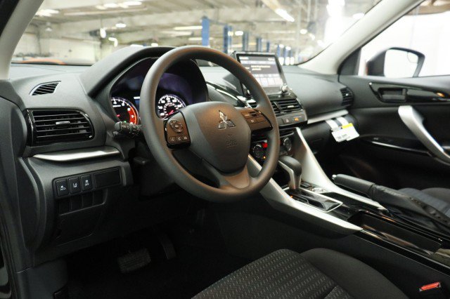 New 2026 Mitsubishi Eclipse Cross LE AWD/4WD image 5