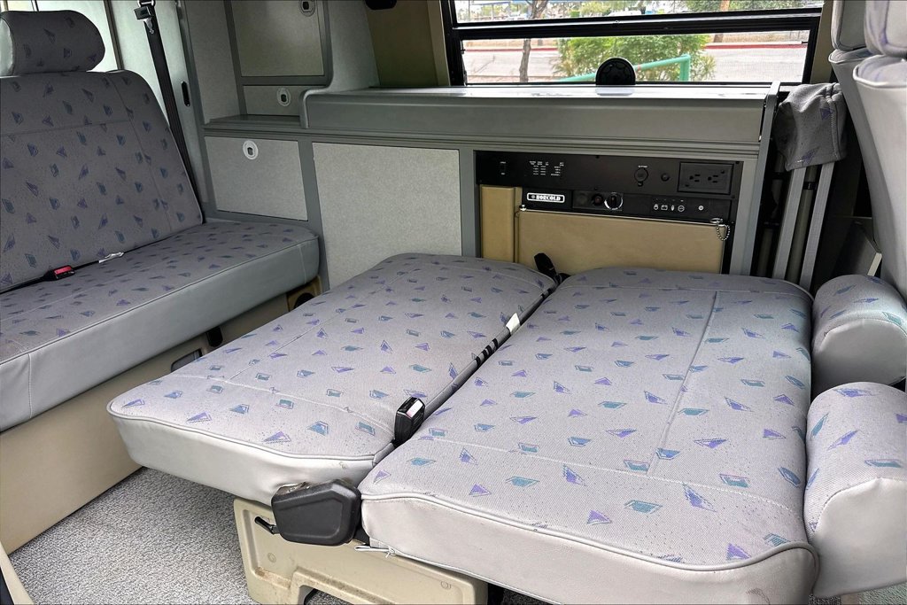 Used 1999 Volkswagen Eurovan Camper FWD image 32