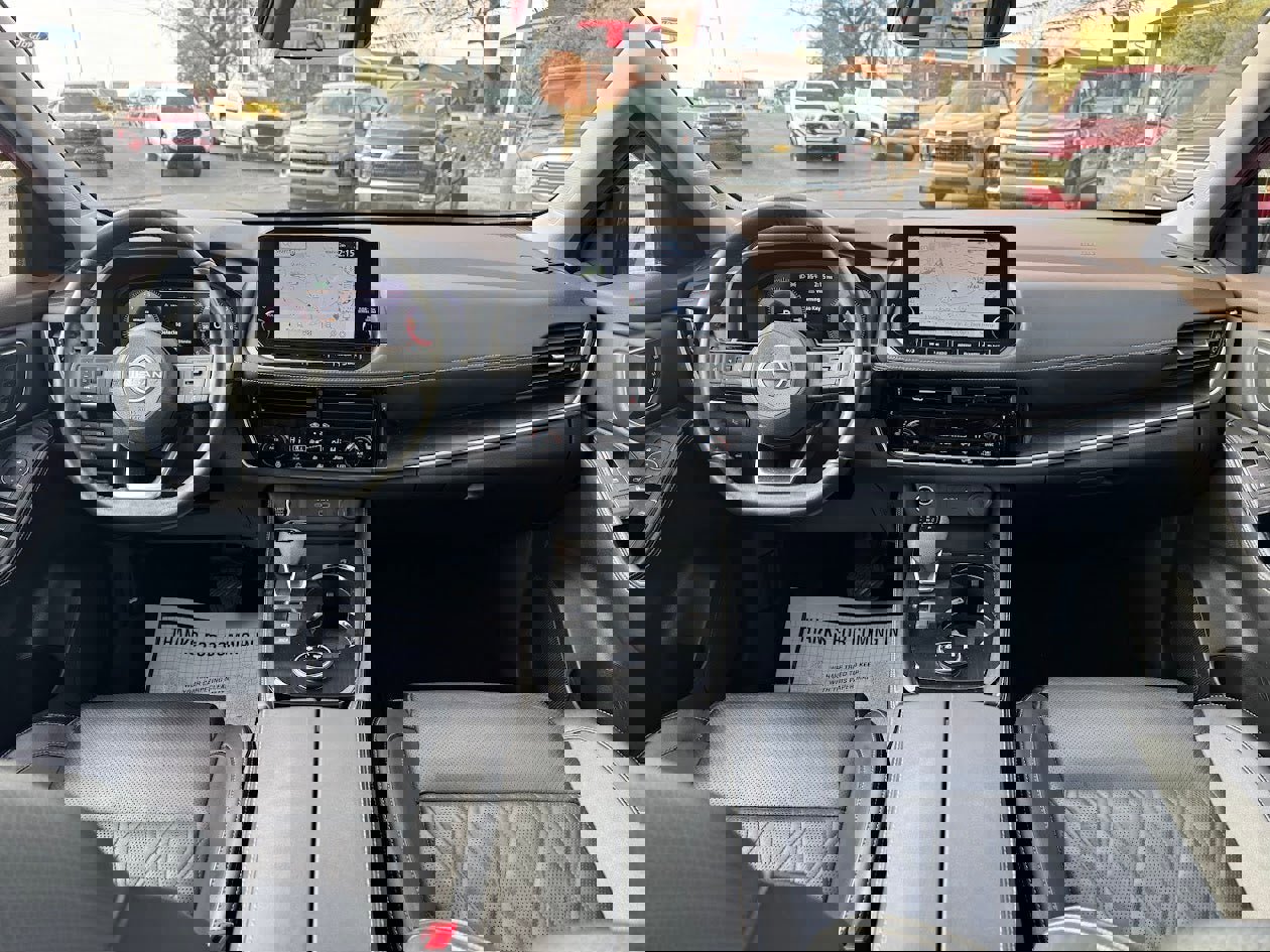 Used 2023 Nissan Rogue Platinum w/ Platinum Premium Package image 11