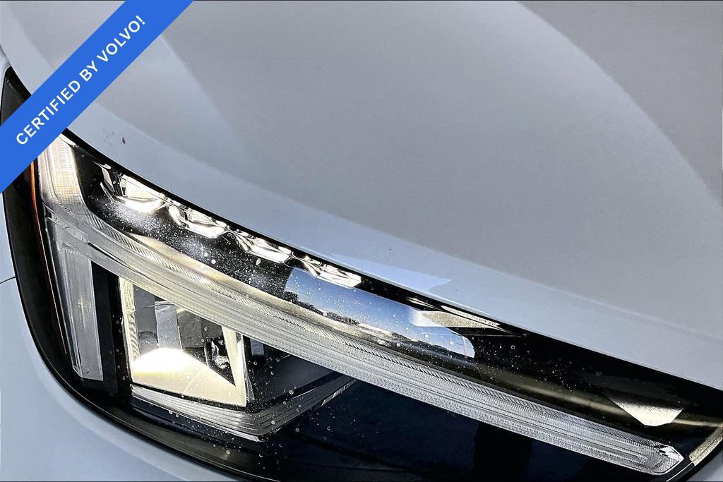 Used 2023 Volvo XC40 B5 Plus w/ Protection Package Premier AWD/4WD image 32