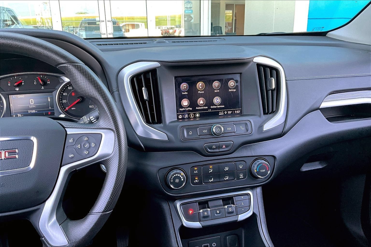 Used 2024 GMC Terrain SLE w/ Elevation Edition FWD image 6