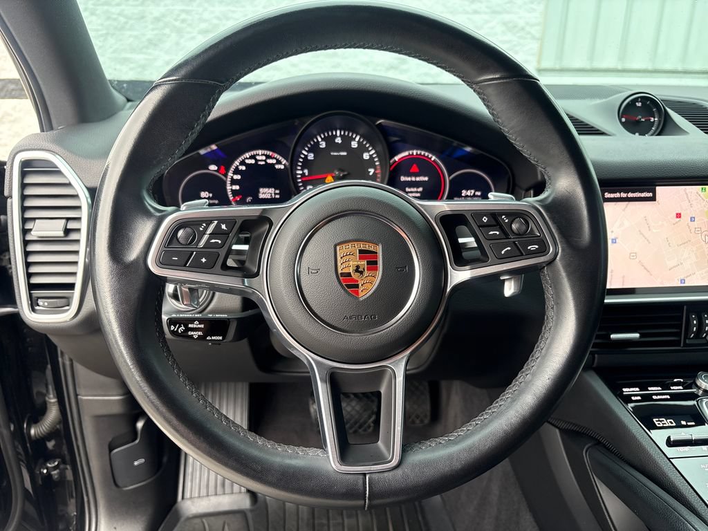 Used 2023 Porsche Cayenne Platinum Edition AWD/4WD image 17