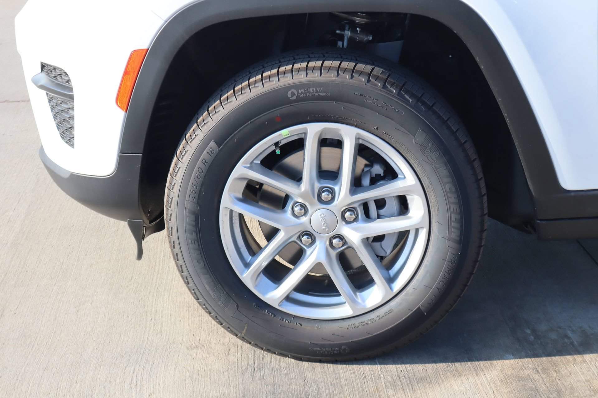 New 2026 Jeep Grand Cherokee Laredo AWD/4WD image 16