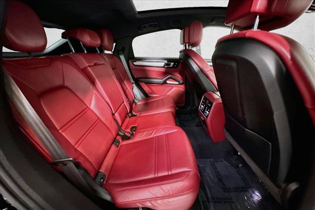 Used 2023 Porsche Cayenne Coupe AWD/4WD image 26
