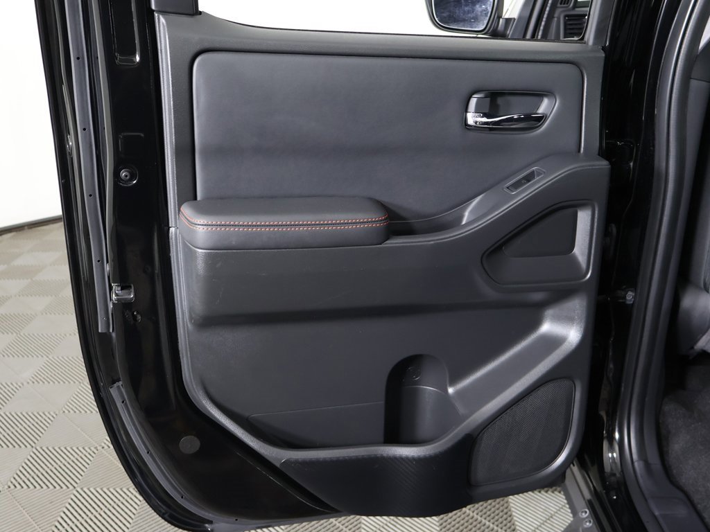 Used 2022 Nissan Frontier PRO-4X w/ Technology Package image 23