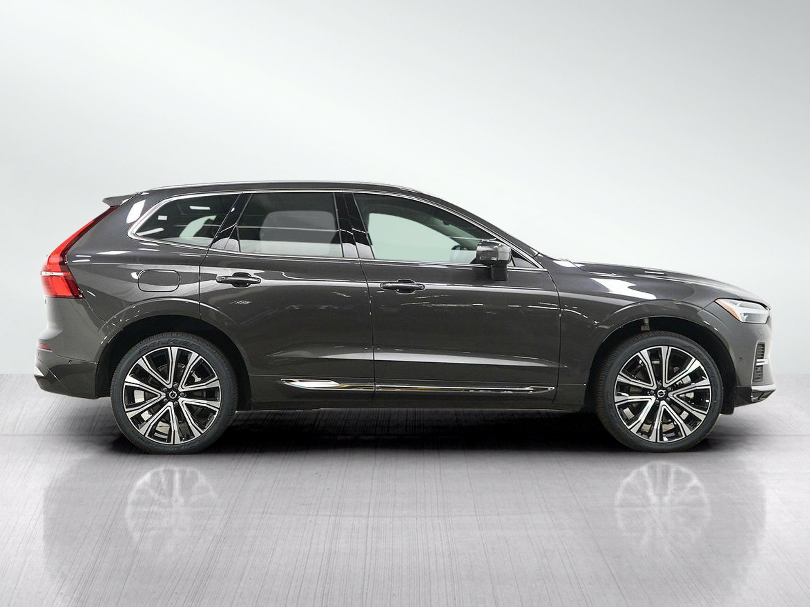 Used 2023 Volvo XC60 B5 Ultimate w/ Climate Package AWD/4WD image 6