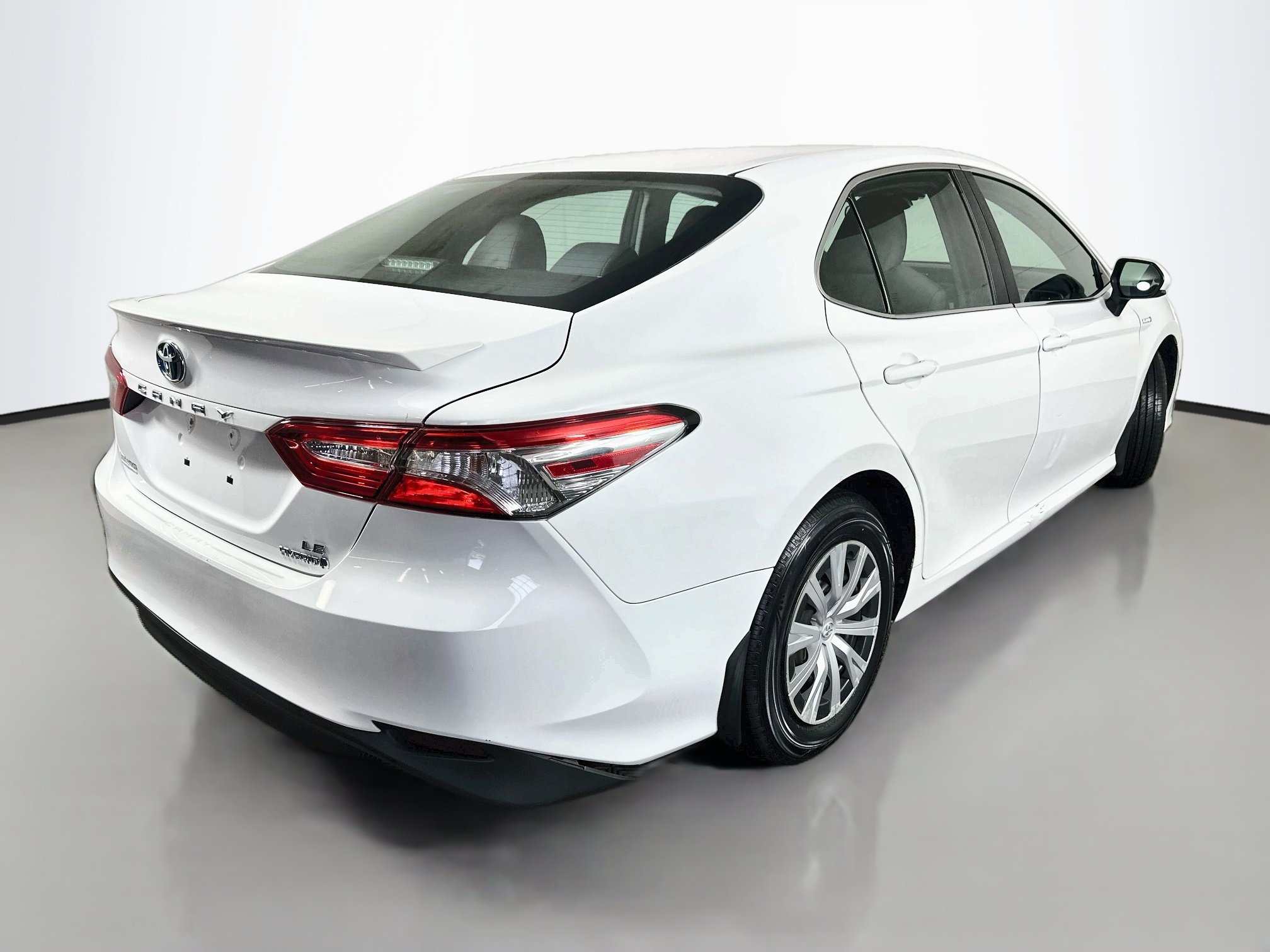 Used 2018 Toyota Camry LE FWD image 7