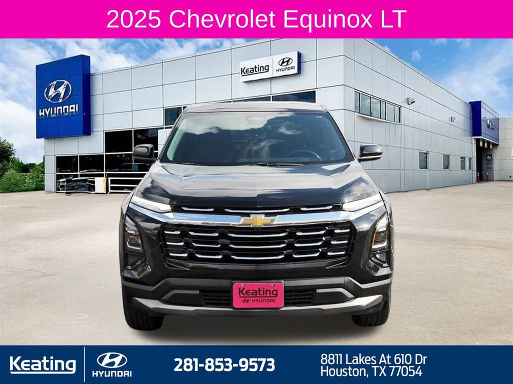 Used 2025 Chevrolet Equinox LT image 2