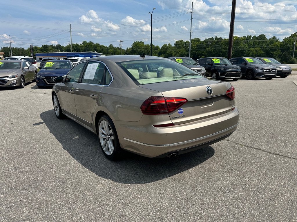 Used 2017 Volkswagen Passat 1.8T SE FWD image 3