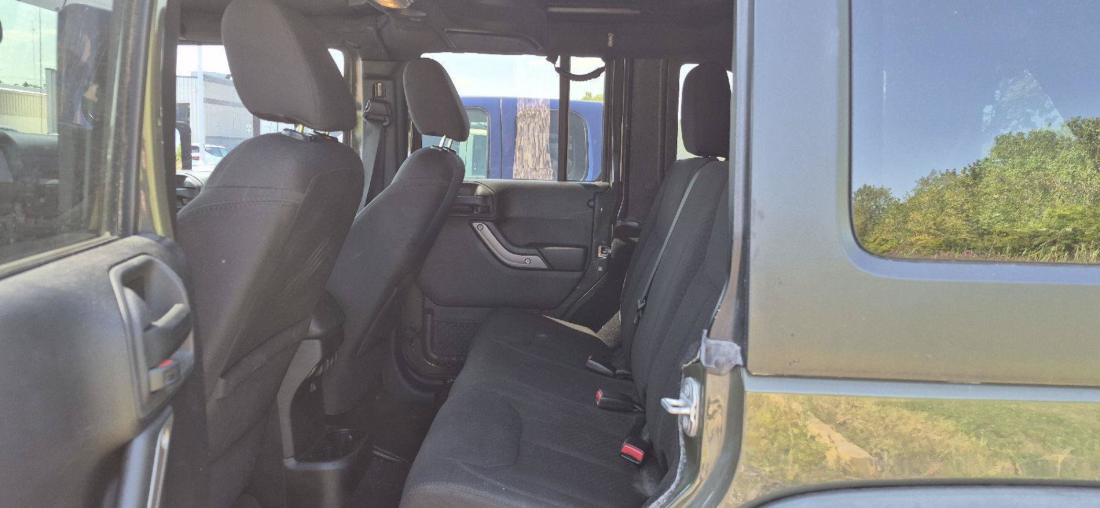 Used 2015 Jeep Wrangler Unlimited Sport w/ Quick Order Package 23S AWD/4WD image 6